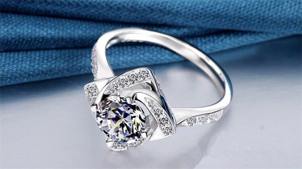 Trendy White Gold Plated Wedding Ring